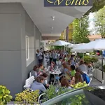 Venus Hotell 3*