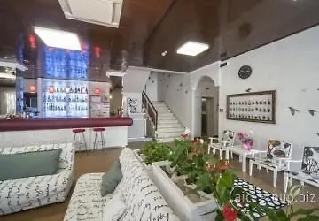 Venus Hotel 3*